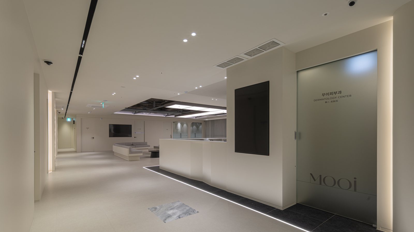 Nose Surgery at MOOi Plastic Surgery, Seoul